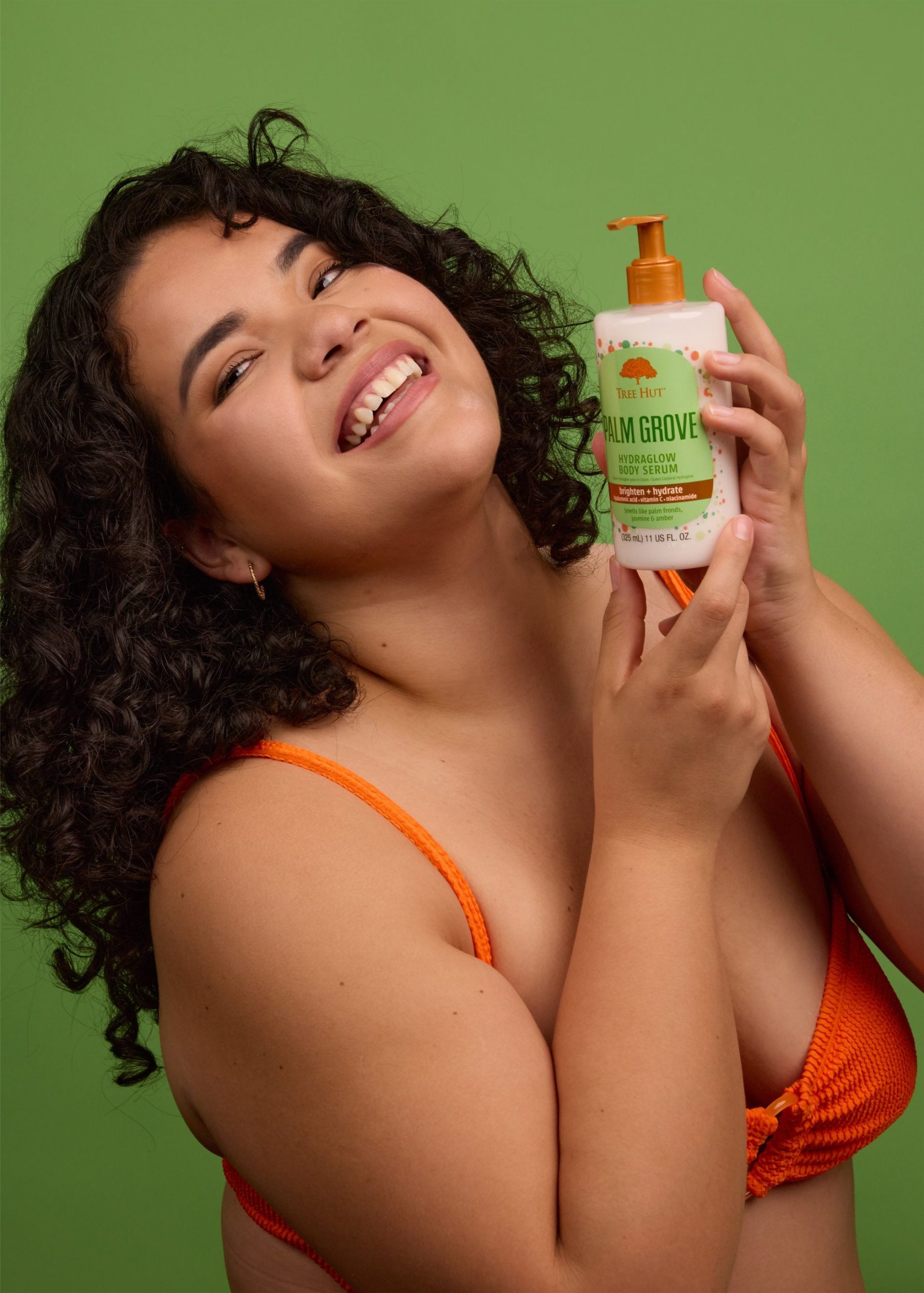 Tree-Hut-PalmGrove-HydraglowBodySerum-InHand-Summer25-5x7-0559-2_4c8dc222-f57a-4302-ba2d-adaa4d91ac9f-scaled-1.jpg
