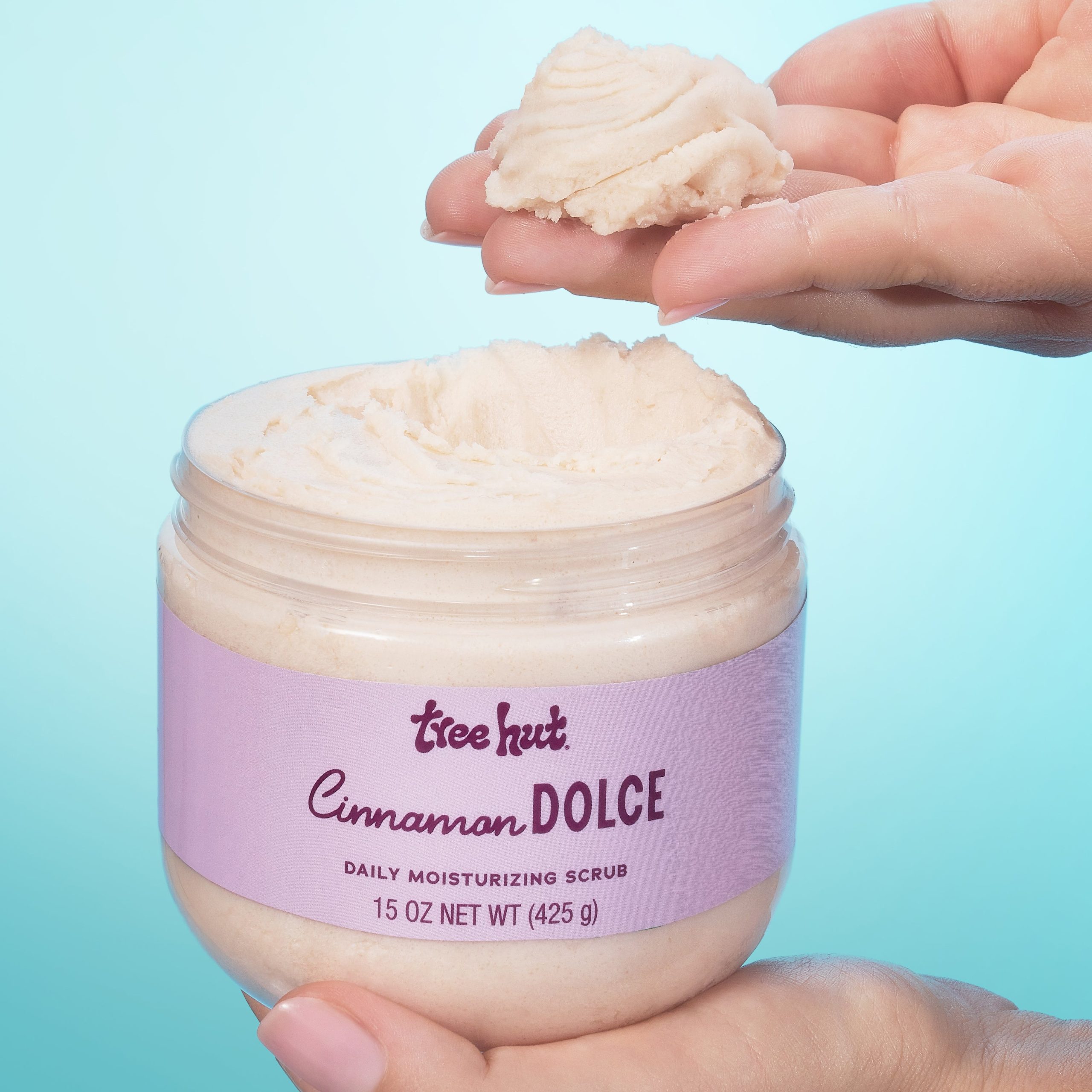 TreeHut_CoreRebrand_CinnamonDolce_DailyMoisturizingScrub_GoopPull_0093_1x1_fbc5039b-c21f-4b75-91ae-f74257745af6-scaled-1.jpg
